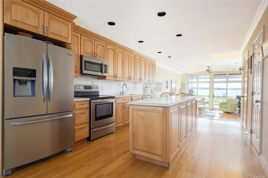 2820 Shipyard Lane #3M, East Marion, NY 11939 - Image #3