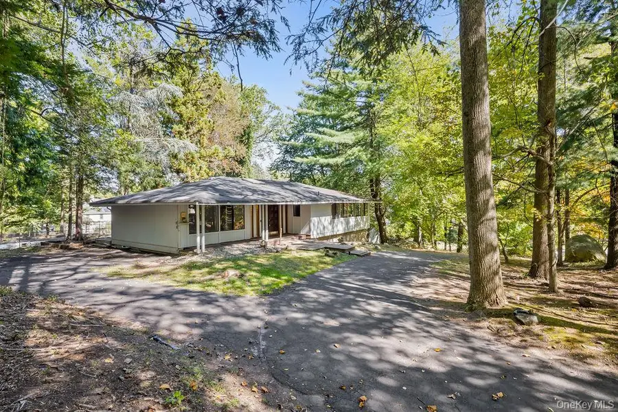 16 Wagon Wheel Drive, New City, NY 10956 - Image #2