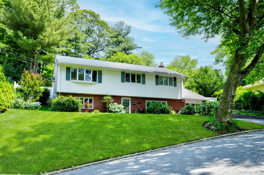 94 Iceland Drive, South Huntington, NY 11746 - Image #2