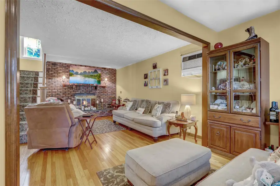 225 Park Avenue, Williston Park, NY 11596 - Image #3