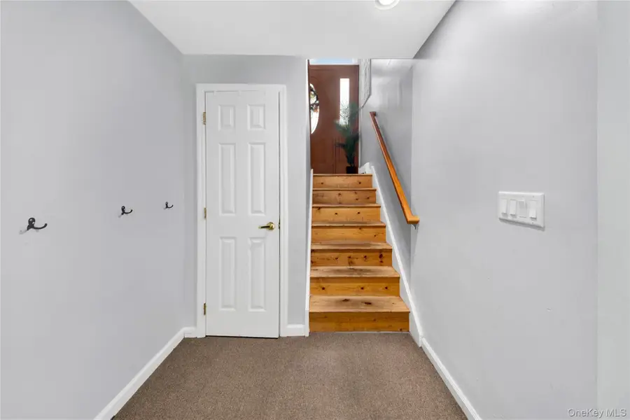 241 Overlook Road, Poughkeepsie, NY 12603 - Image #3