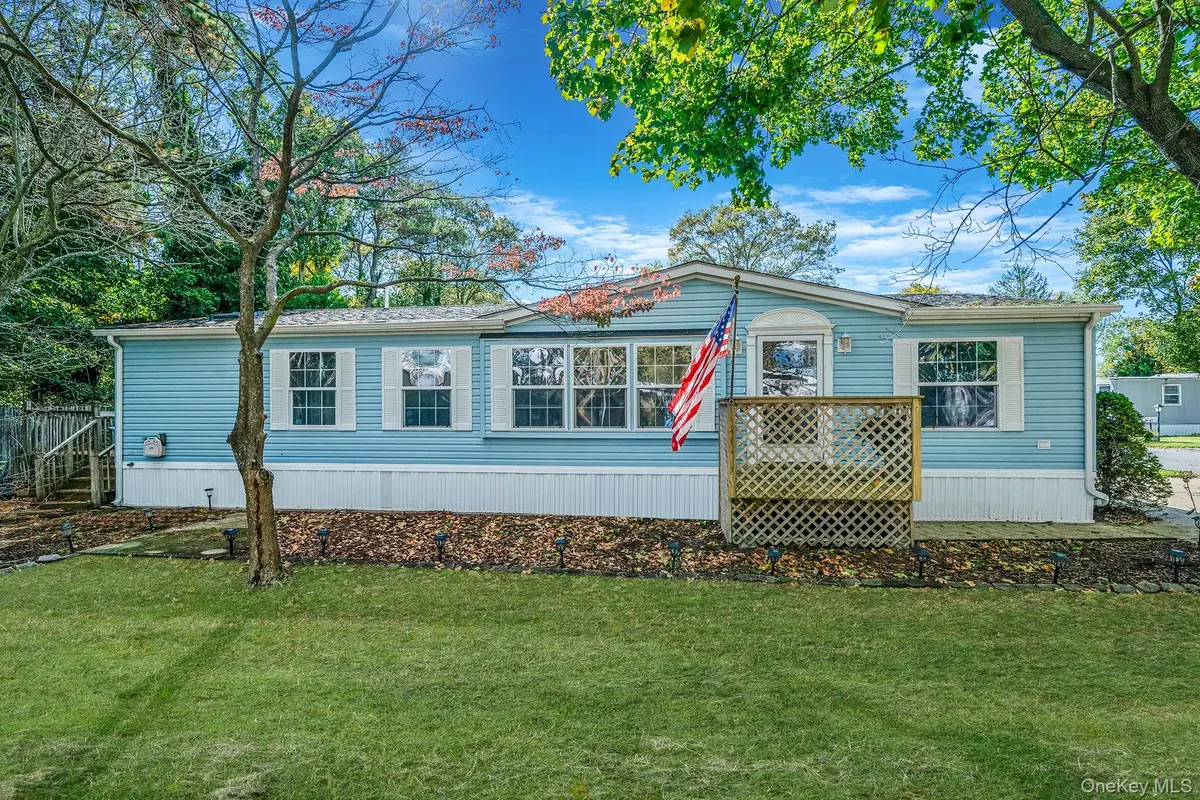 3 Betsy Ross Drive, Bohemia, NY 11716 - Image #1