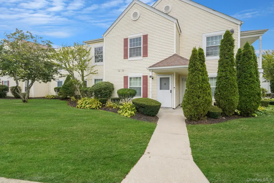 181 Fairview Circle, Middle Island, NY 11953 - Image #2