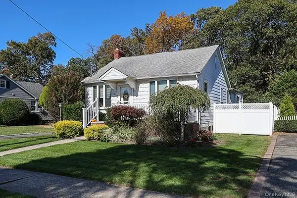 22 Davenport Place, Bellmore, NY 11710 - Image #3