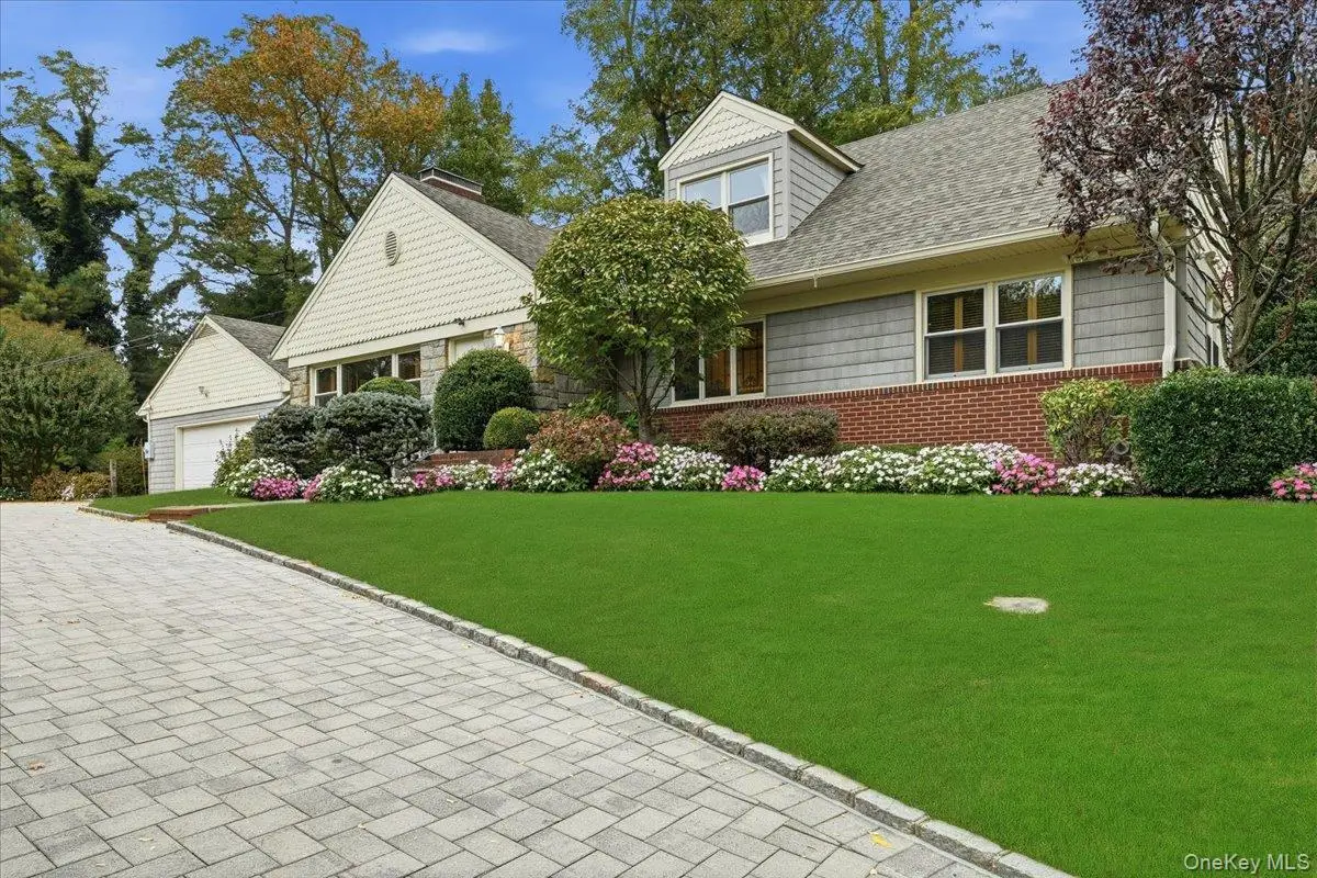 88 Luquer Road, Manhasset, NY 11030 - Image #1