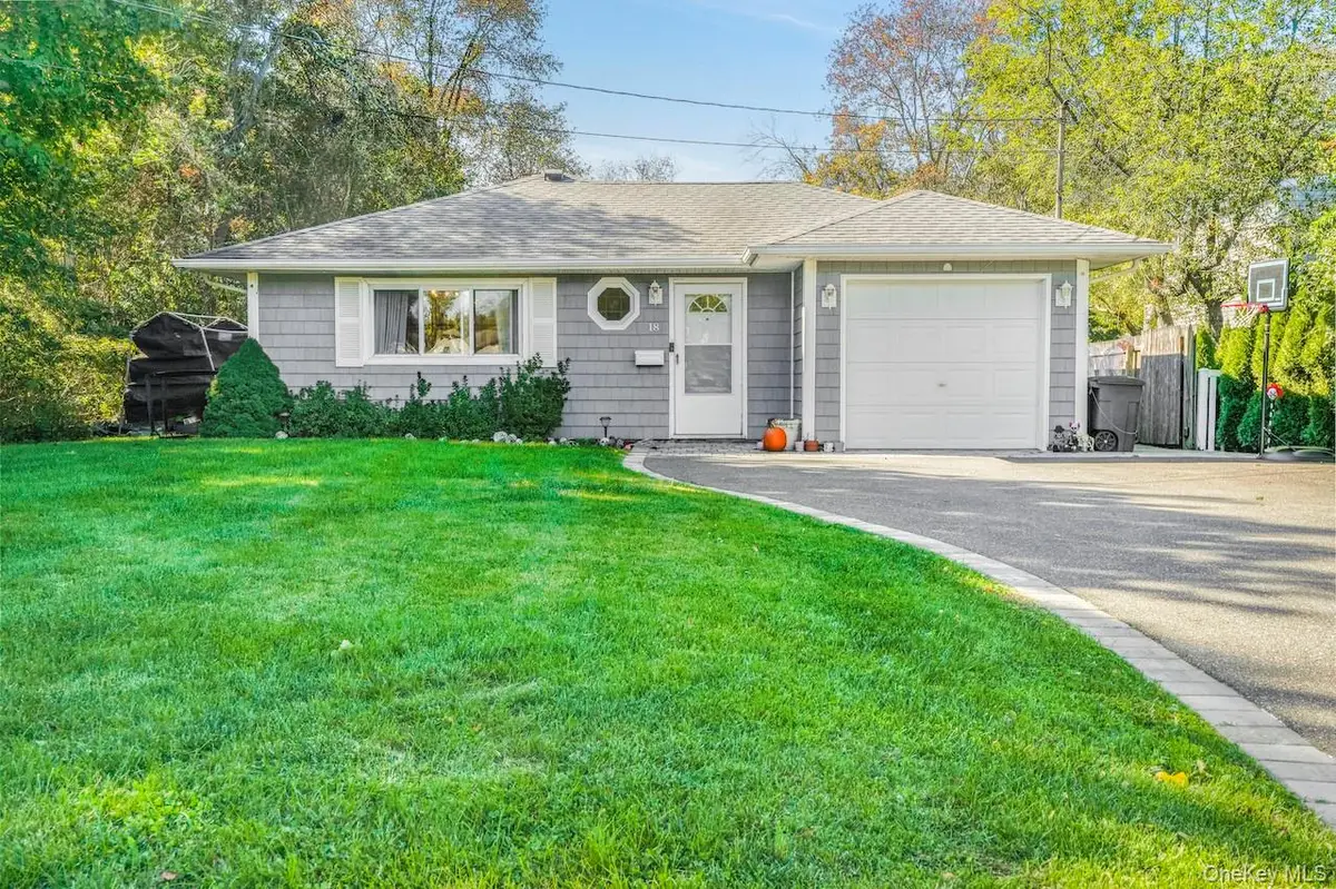 18 Thorburn Avenue, Patchogue, NY 11772 - Image #1