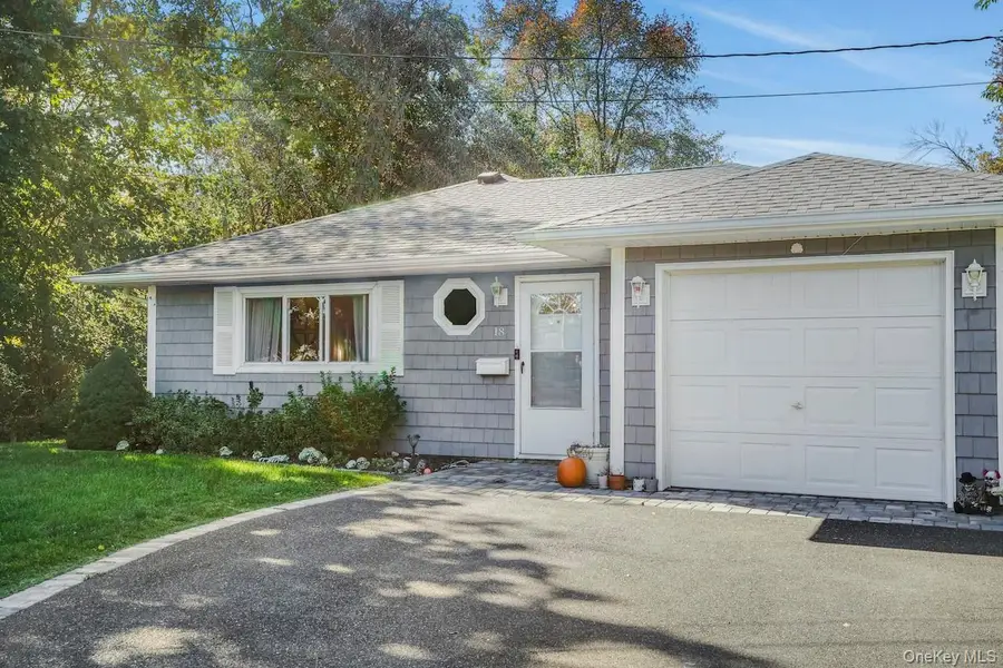 18 Thorburn Avenue, Patchogue, NY 11772 - Image #2