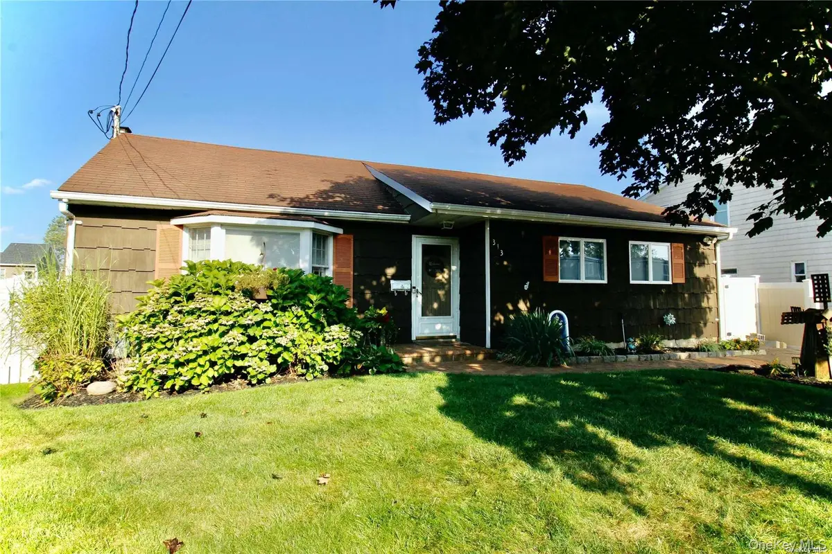 313 West Drive, Copiague, NY 11726 - Image #1