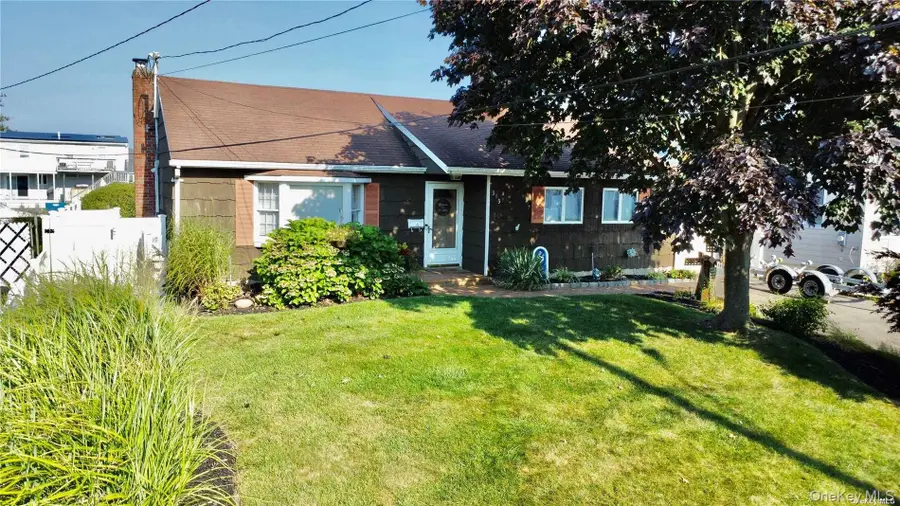 313 West Drive, Copiague, NY 11726 - Image #2