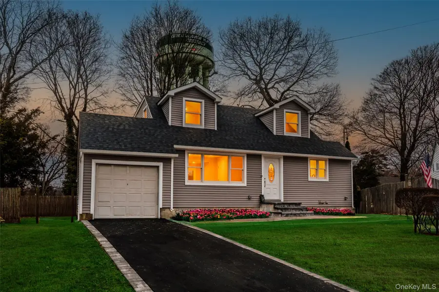 6 Grand Haven Court, Commack, NY 11725 - #2