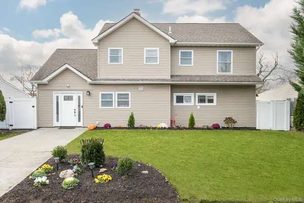 98 Hardy Lane, Westbury, NY 11590