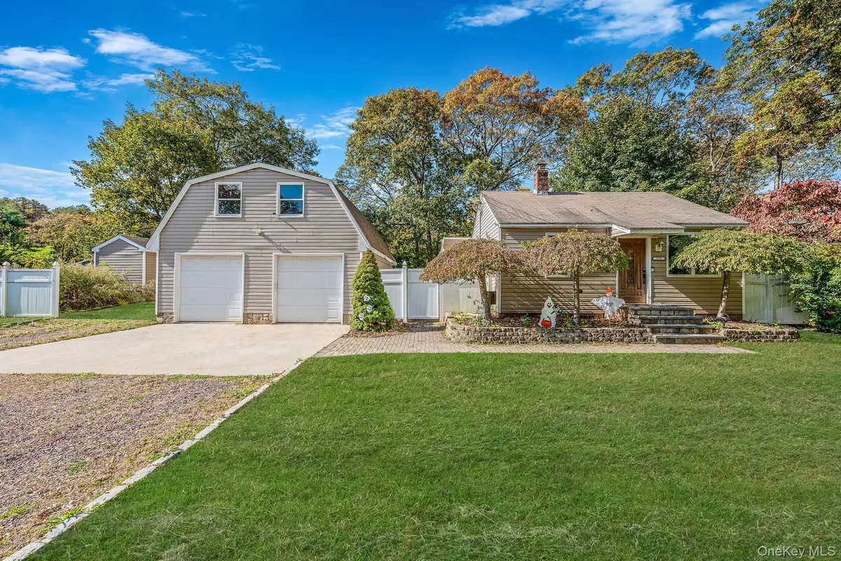 128 Lakeside Trail, Ridge, NY 11961 - Image #1