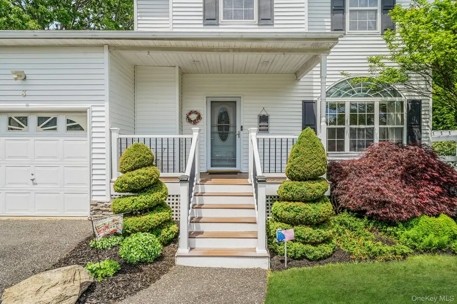 3 Iowa Avenue, Port Jefferson Station, NY 11776 - #2