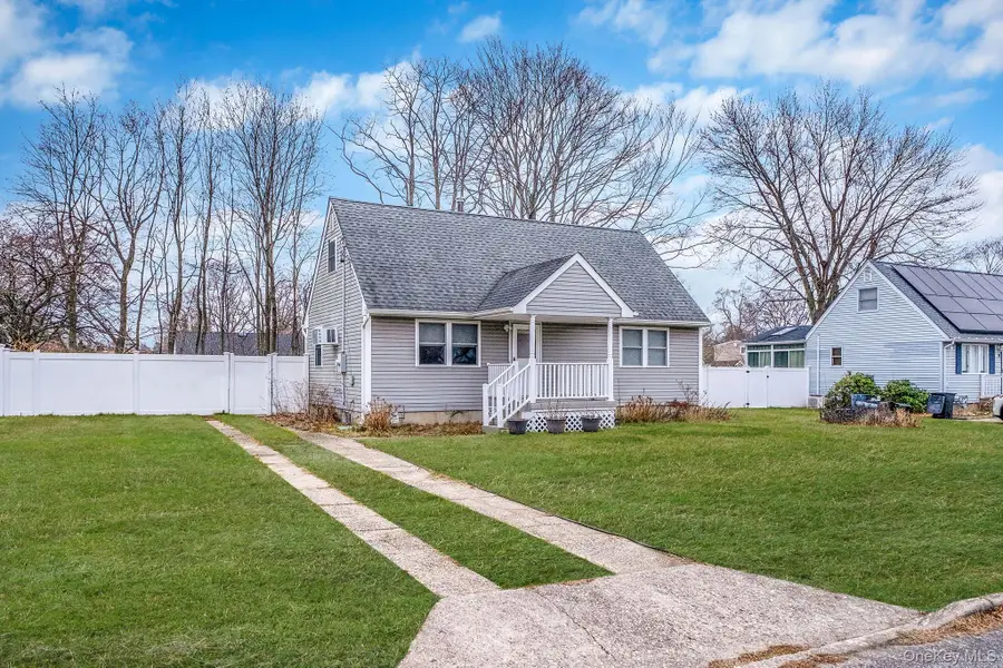 11 Dianne Avenue, Centereach, NY 11720 - Image #3