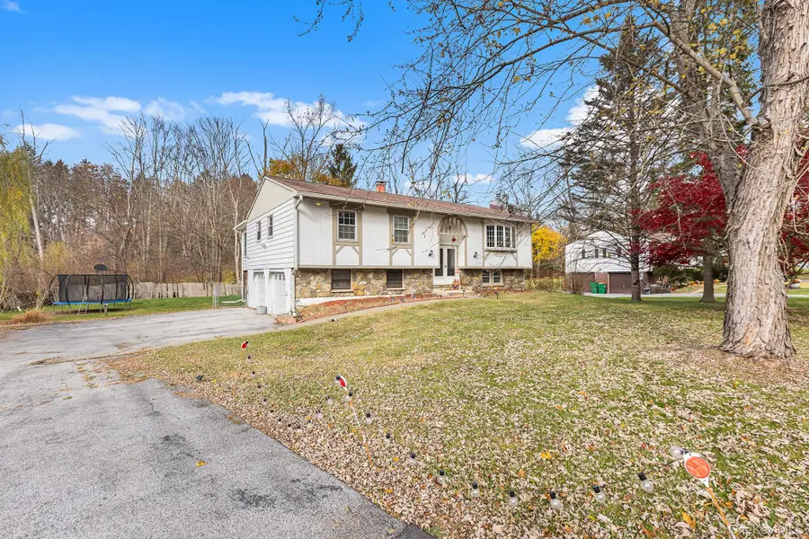 17 Tamarack Hill Drive, Poughkeepsie, NY 12603 - Image #2