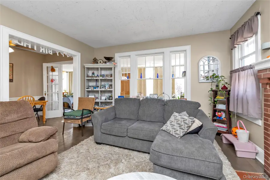 127 Smith Street, Lynbrook, NY 11563 - Image #3