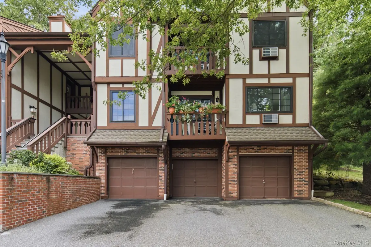 66 Foxwood Circle, Mount Kisco, NY 10549 - #1