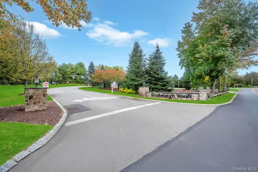 4 Haverton Court, Riverhead, NY 11901 - Image #3