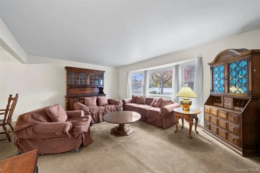 2129 Sycamore Avenue, Ronkonkoma, NY 11779 - Image #2