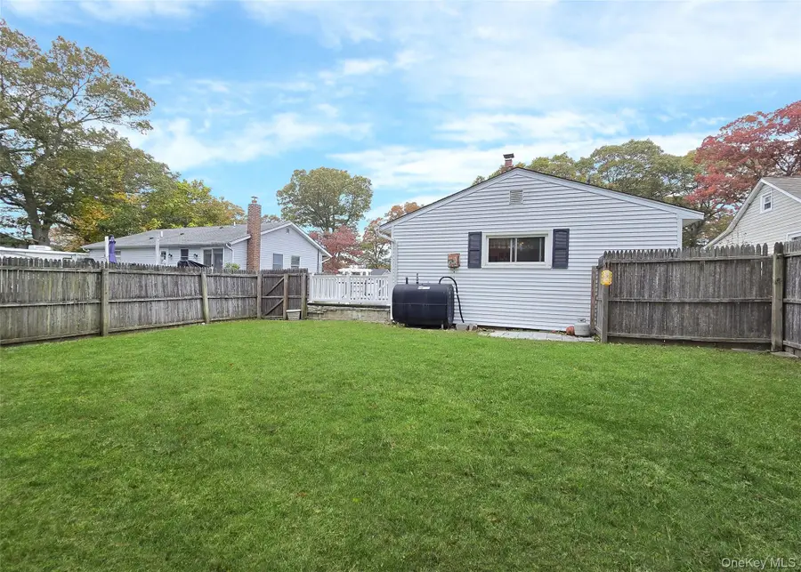 242 Pawnee Street, Ronkonkoma, NY 11779 - Image #3