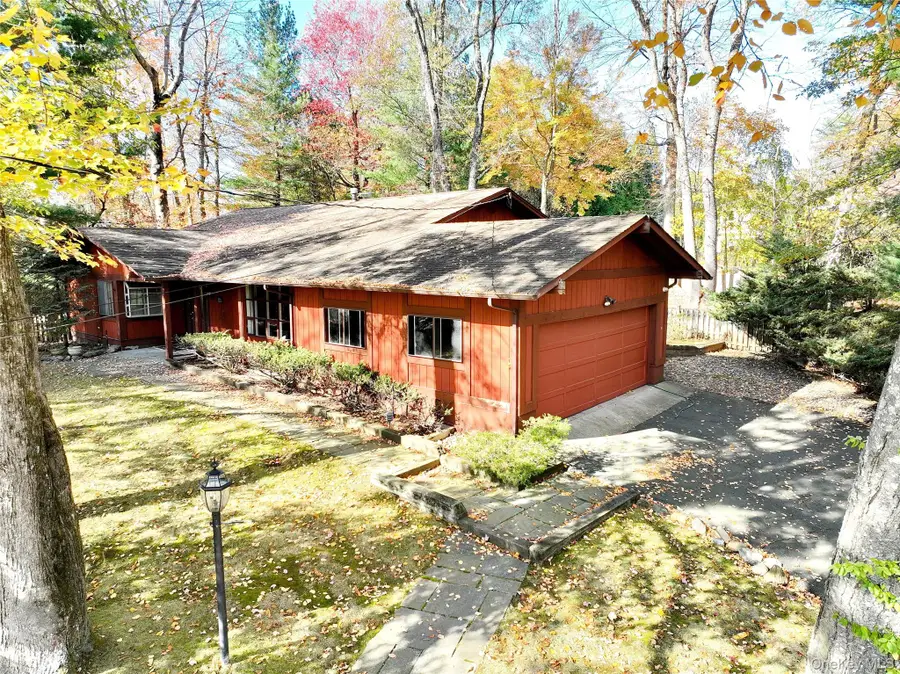 13 Lomond Avenue, Chestnut Ridge, NY 10977 - Image #2