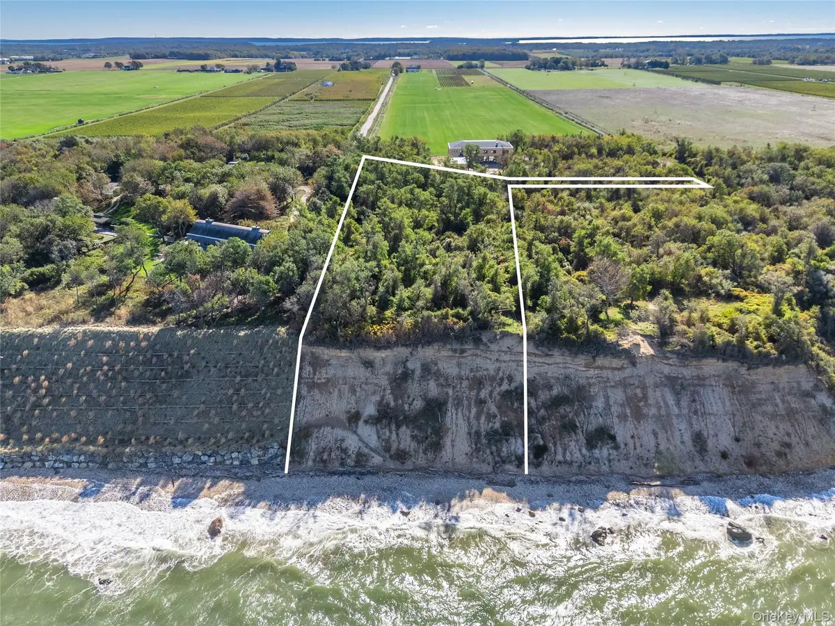 6121 Oregon Road, Cutchogue, NY 11935 - Image #1