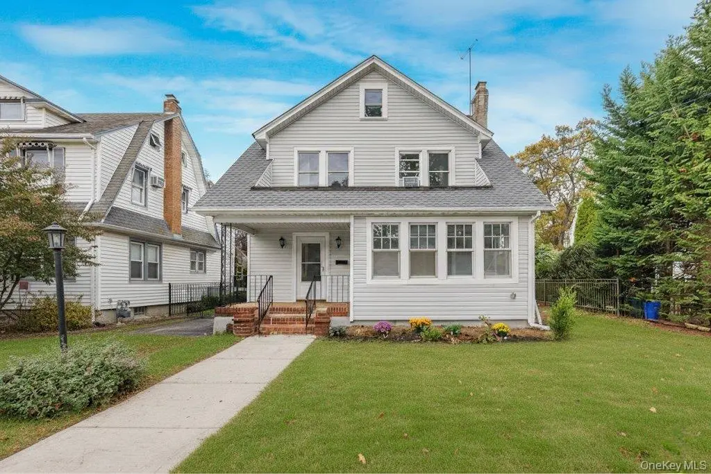 327 N Forest Avenue, Rockville Centre, NY 11570 - Image #1