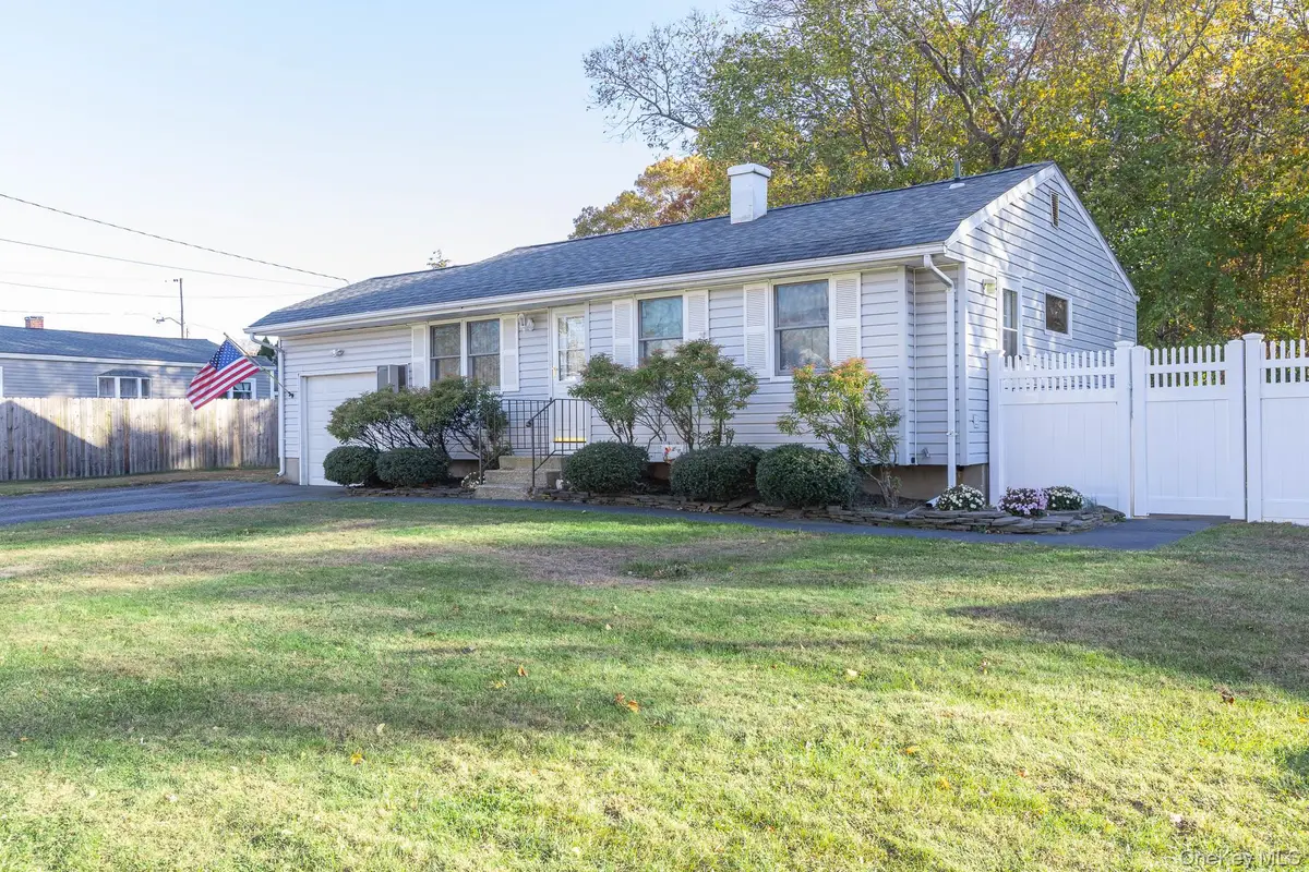 6 Talbot Lane, Selden, NY 11784 - Image #1