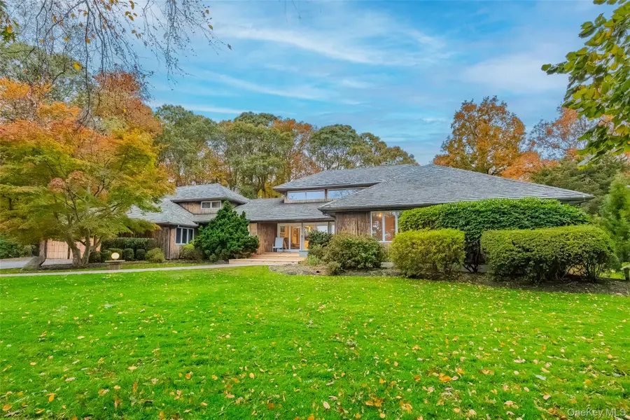 18 Golf Club Road, Saint James, NY 11780 - Image #2