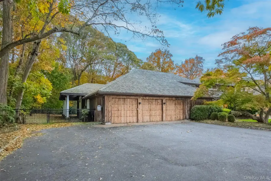 18 Golf Club Road, Saint James, NY 11780 - Image #3