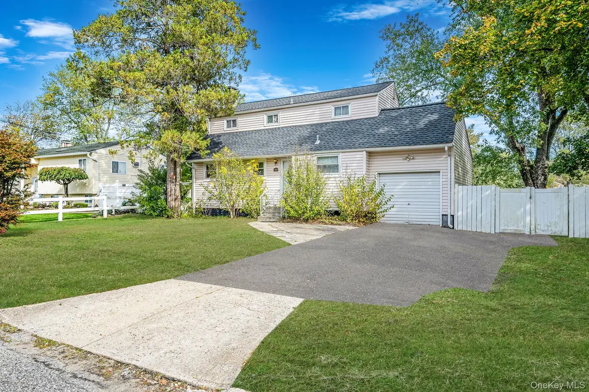 3109 Devon Avenue, Medford, NY 11763 - Image #1