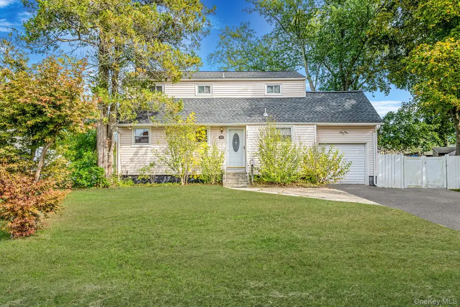 3109 Devon Avenue, Medford, NY 11763 - Image #2