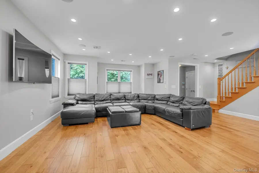 57 Red Ground Road, East Hills, NY 11577 - Image #3