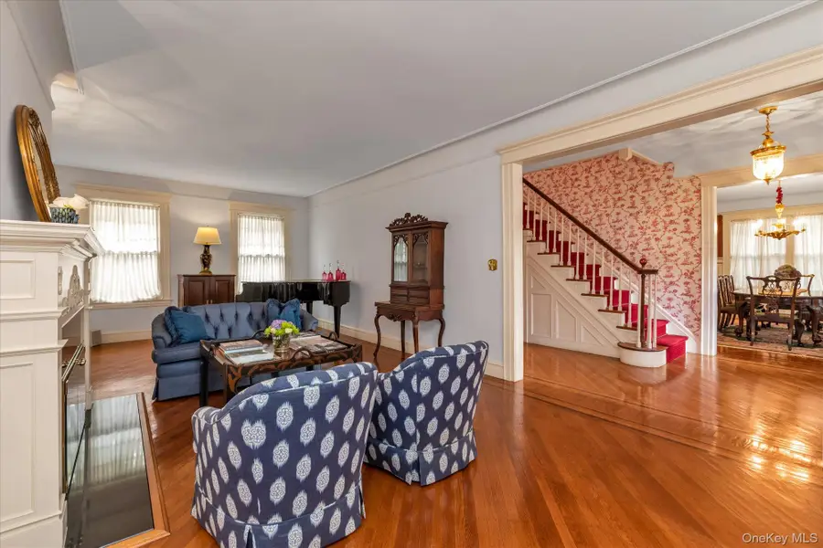 125 Stratford Avenue, Garden City, NY 11530 - Image #3