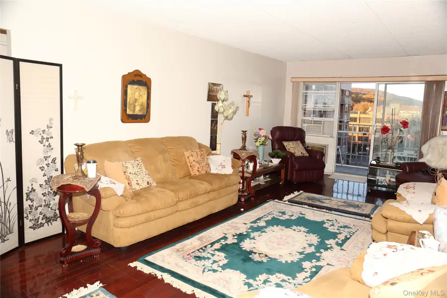 35 Park Avenue #5N, Suffern, NY 10901 - Image #3