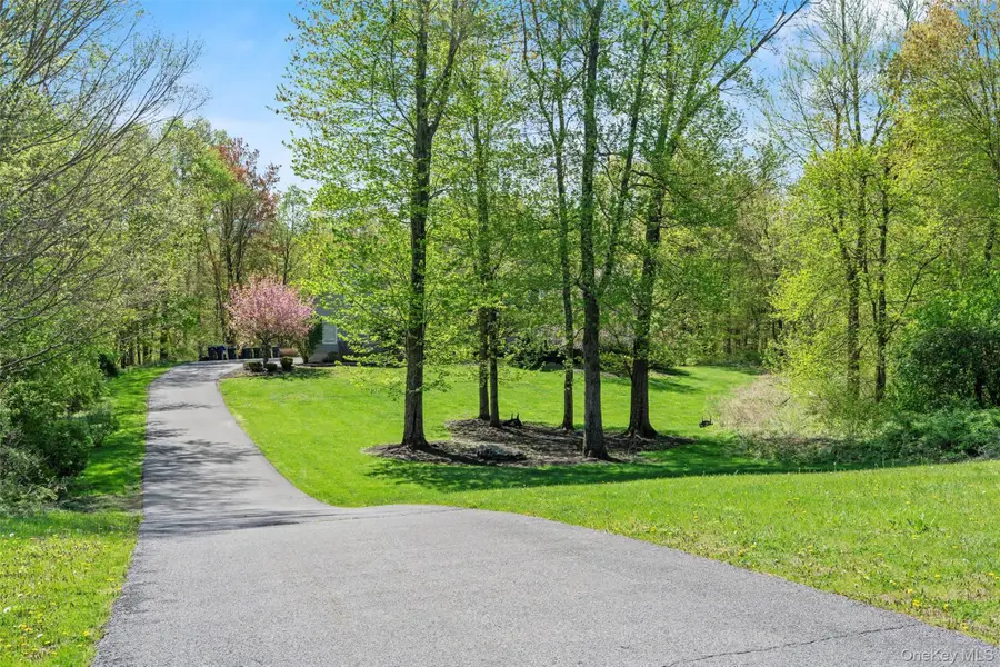 10 Damian Court, Chester, NY 10918 - Image #2