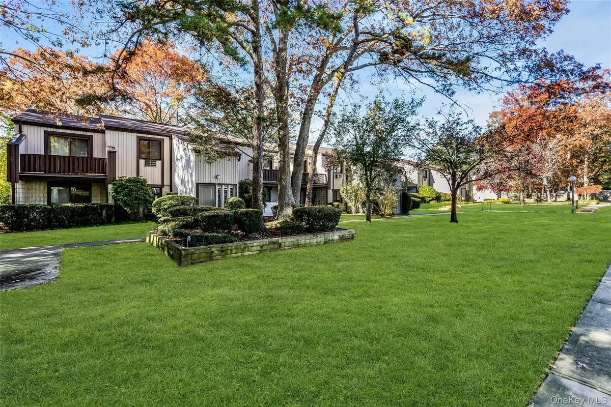 99 Richmond Boulevard #4B, Ronkonkoma, NY 11779 - Image #1