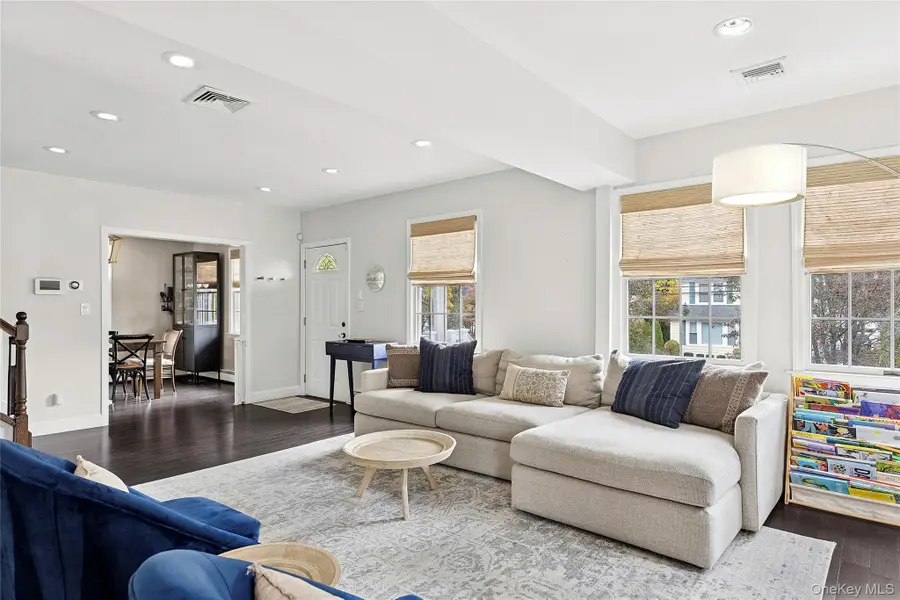 34 Davis Road, Port Washington, NY 11050 - Image #3