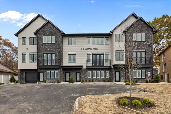 5 Jeffrey Place Unit 102, Monsey, NY 10952