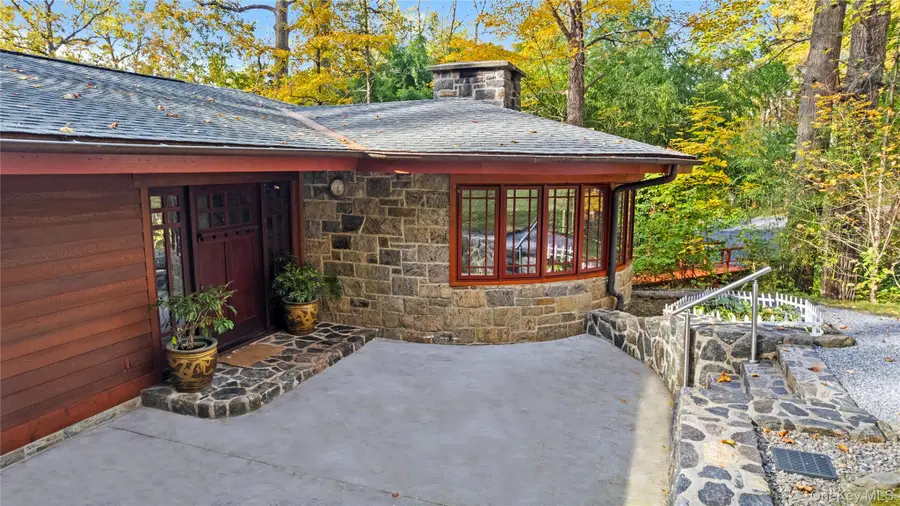 4 Bridge Lane, Cortlandt, NY 10520 - Image #2