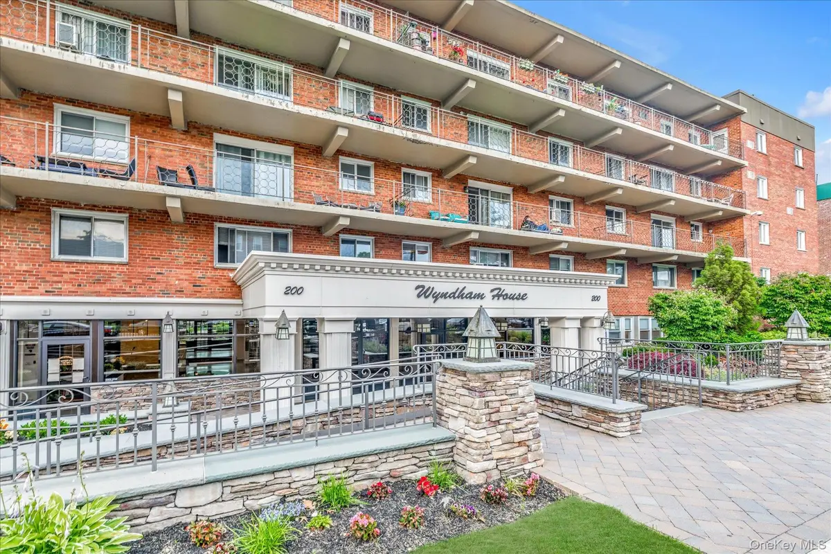 200 Atlantic #321, Lynbrook, NY 11563 - Image #1