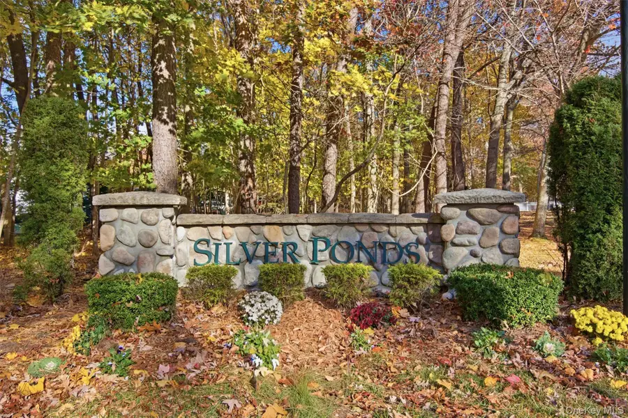 345 Colonial Circle, Manorville, NY 11949 - Image #2