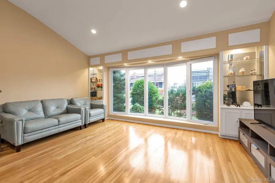 2884 Bay Drive, Merrick, NY 11566 - Image #2