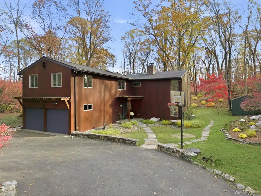 14 Valley Lane, Chappaqua, NY 10514 - Image #2