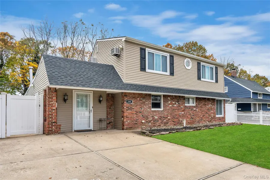 200 Willowood Drive, Wantagh, NY 11793 - Image #2