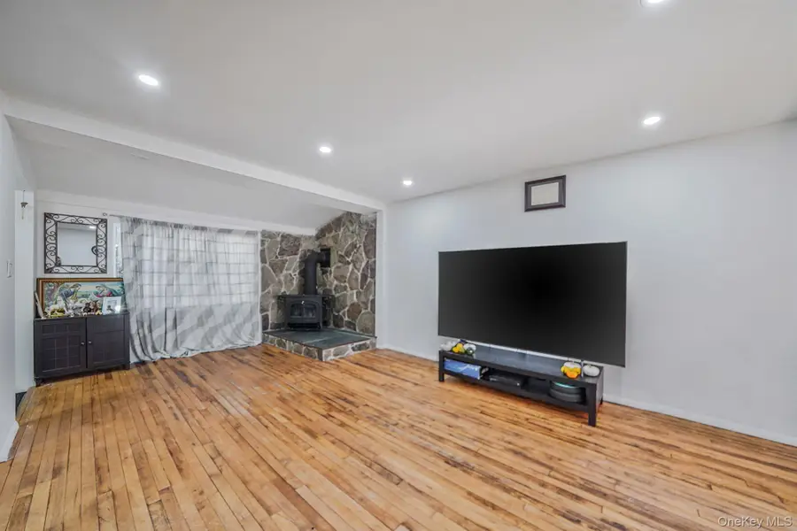 477 Court Avenue, Cedarhurst, NY 11516 - Image #3