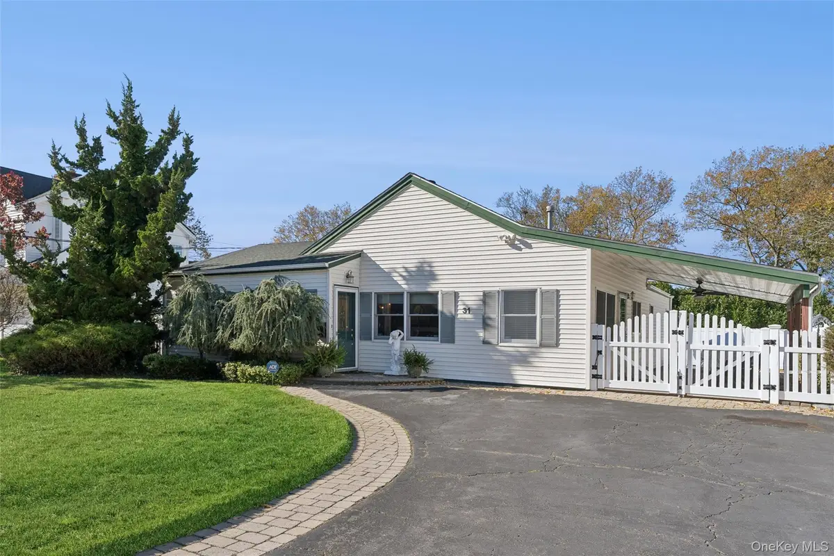 31 Grand Central Avenue, Amityville, NY 11701 - Image #1