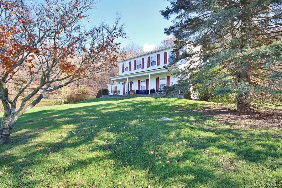 7 Farview Road, Hopewell Junction, NY 12533 - Image #2