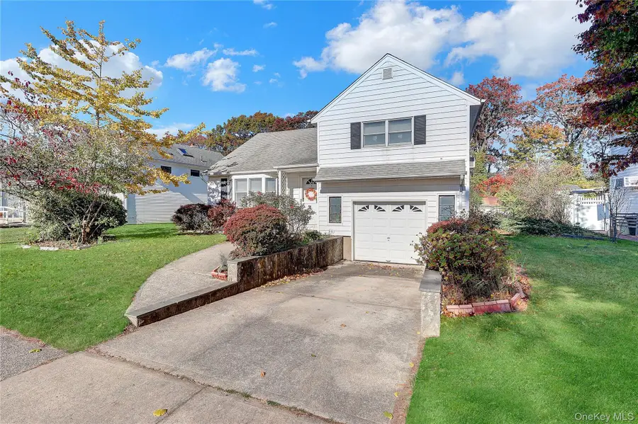 31 Poplar Street, Massapequa, NY 11758 - Image #3