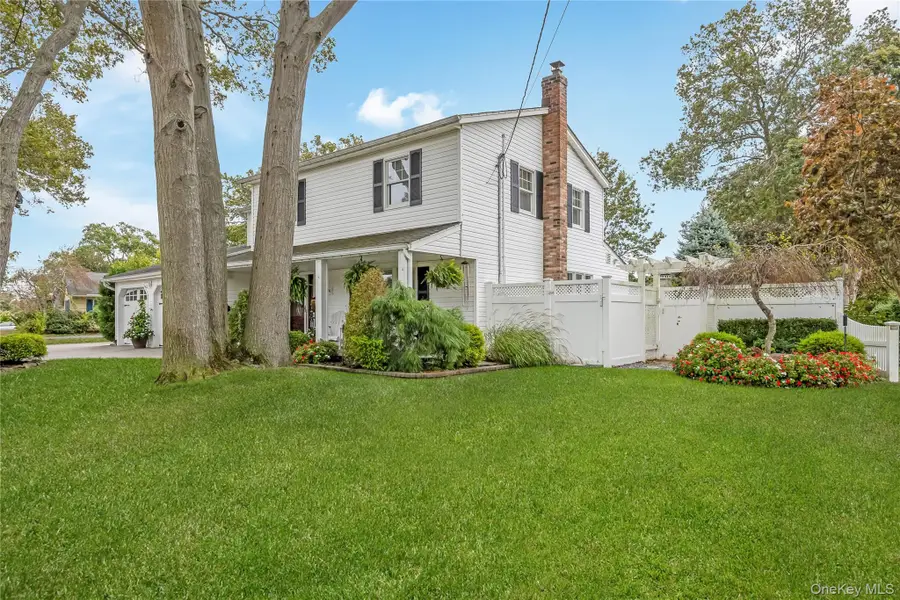 74 Loop Drive, Sayville, NY 11782 - Image #2